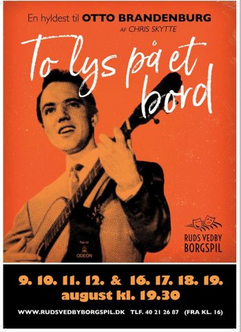 To lys på et bord plakat To lys på et bord plakat